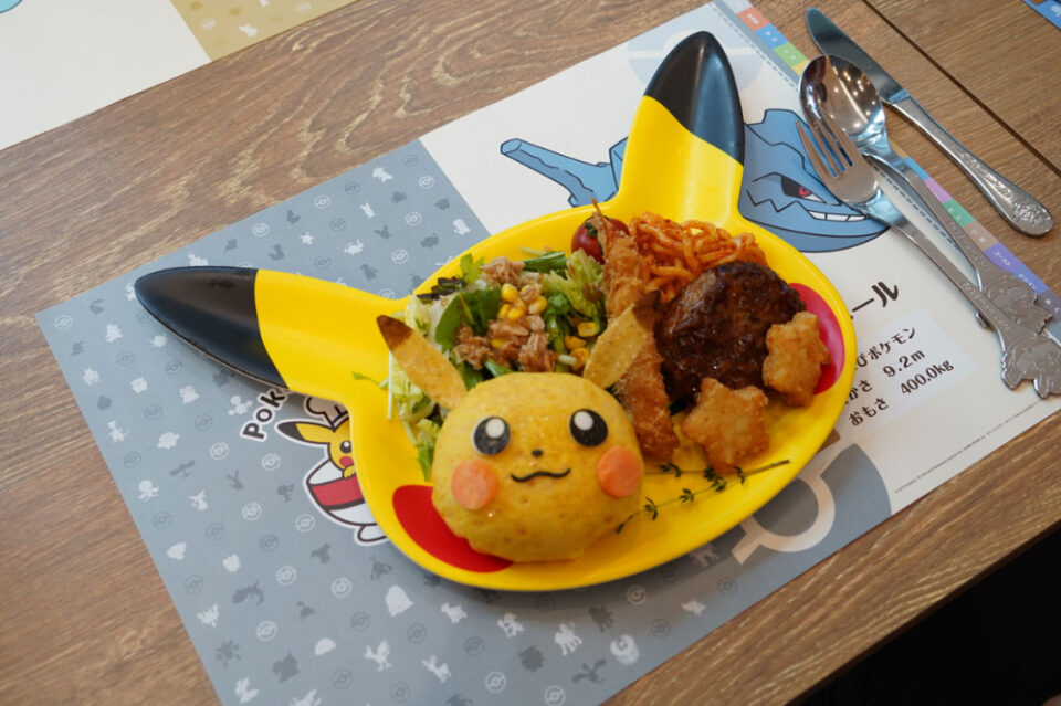 ENJOY ANIME THEMED CAFE RESTAURANT IN TOKYO! | Arigato Travel